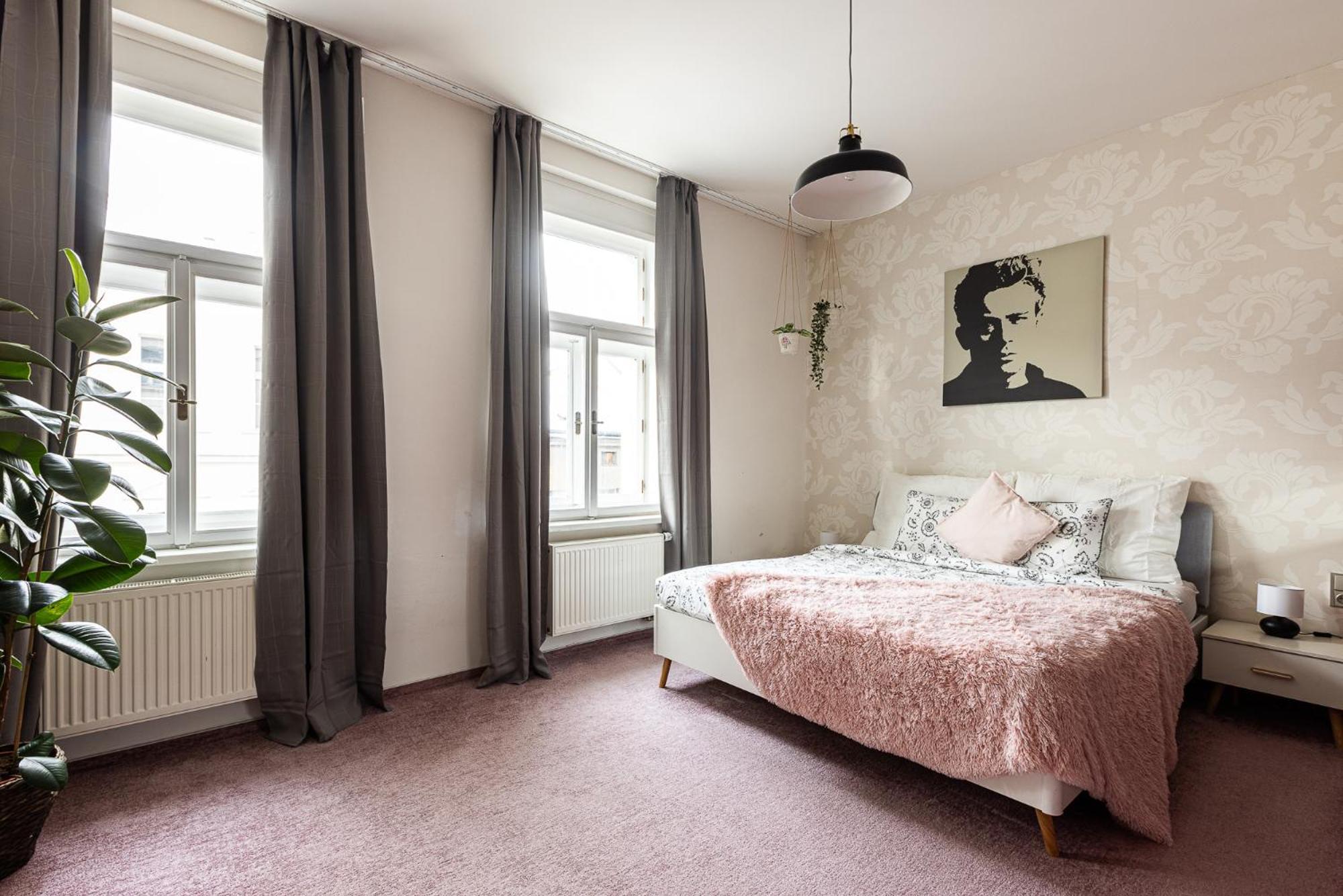 Nice Big Apartment 2Bds - Belgicka Praag Buitenkant foto