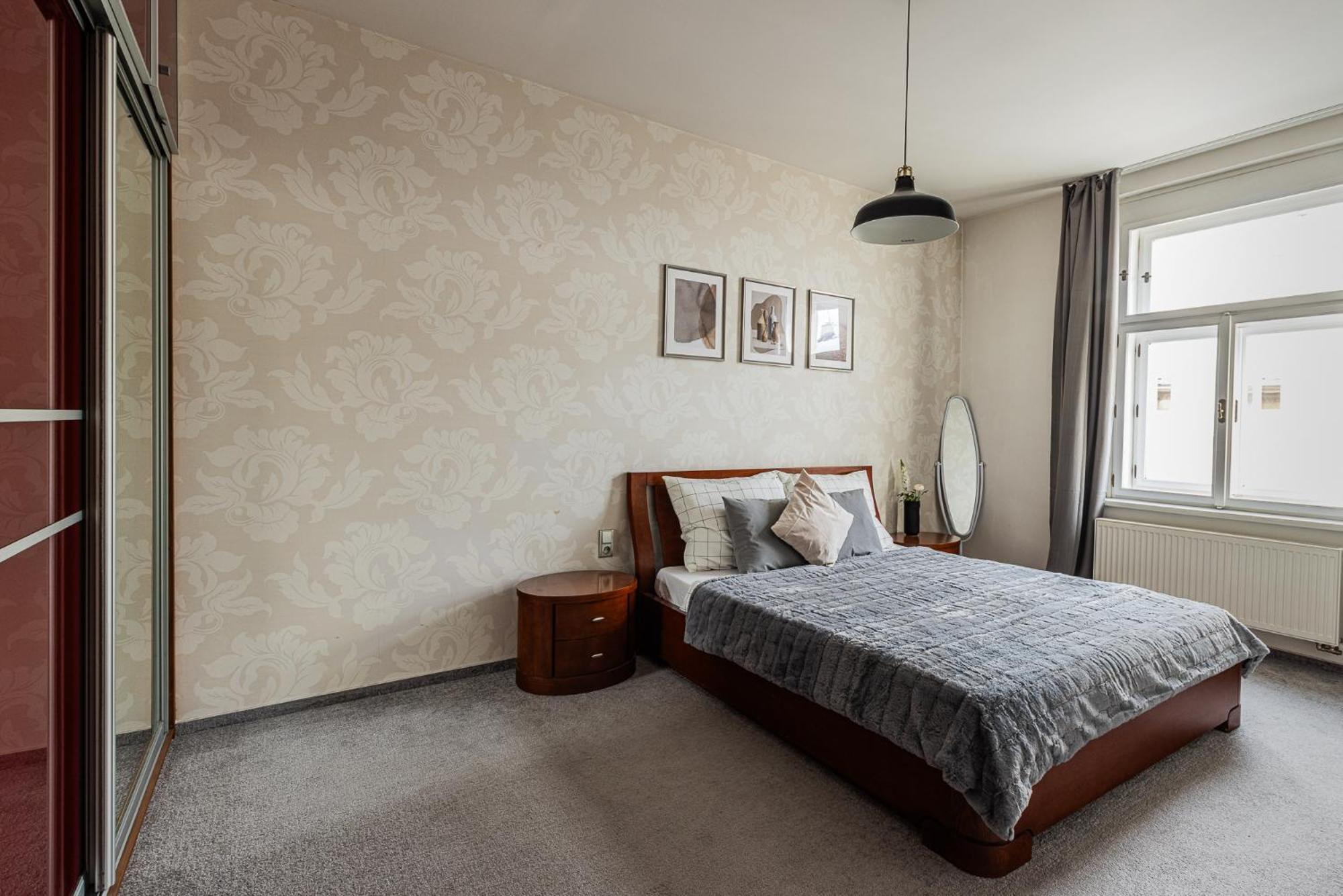 Nice Big Apartment 2Bds - Belgicka Praag Buitenkant foto