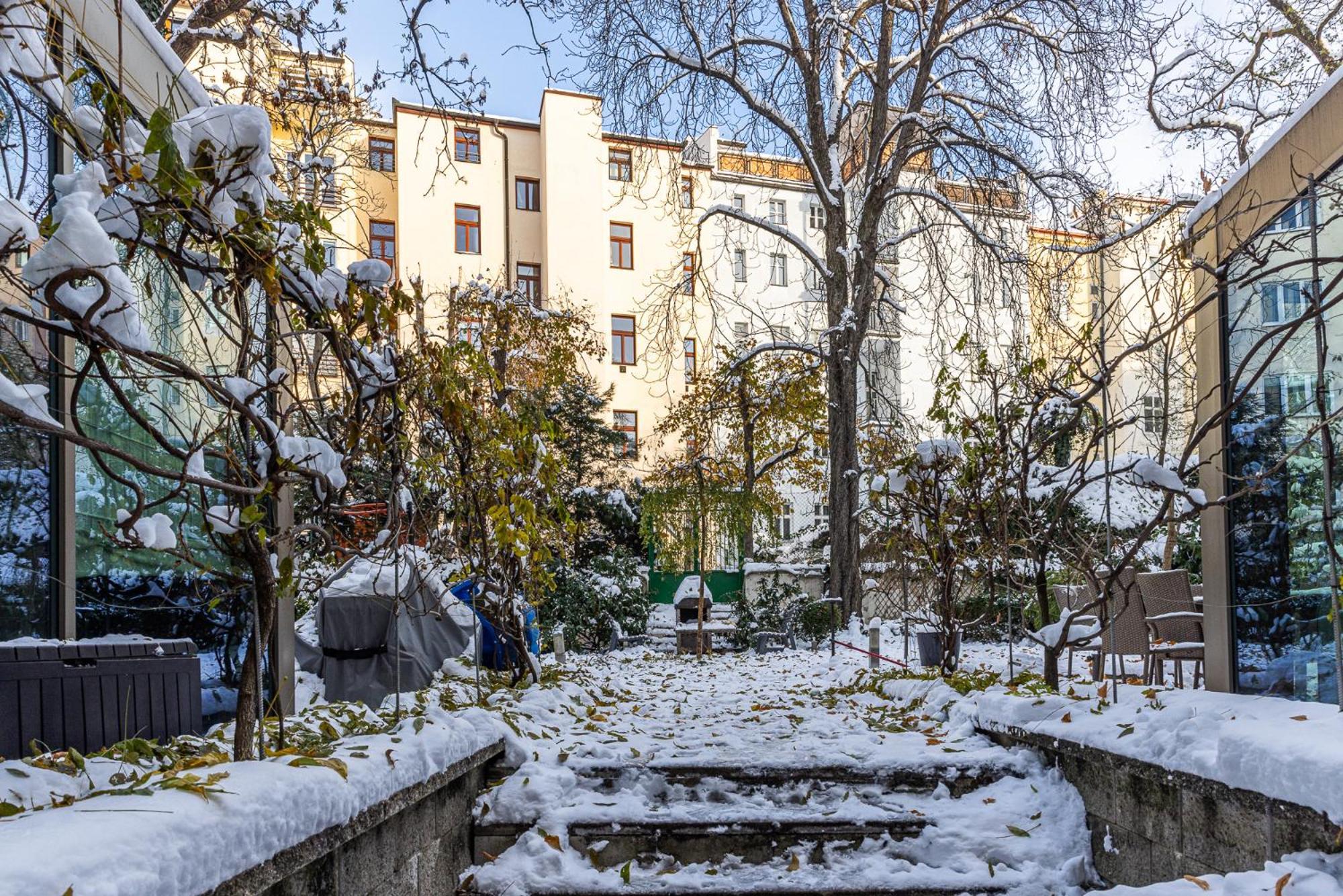 Nice Big Apartment 2Bds - Belgicka Praag Buitenkant foto